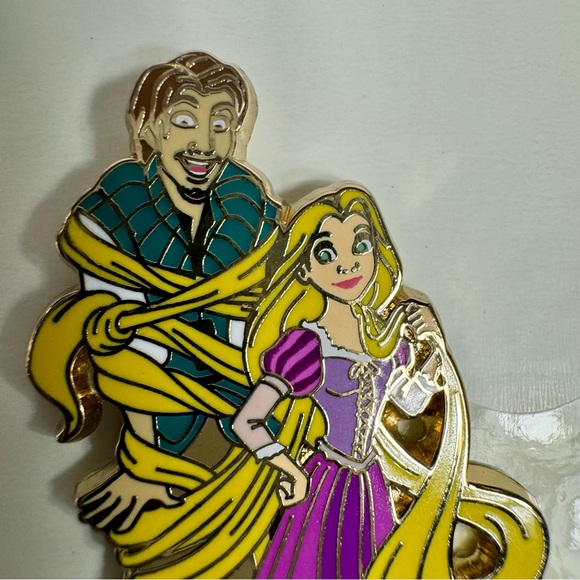 NWT. Disney pin trading Rapunzel and Flynn pin. Rapunzel and all of hair - Picture 3 of 6